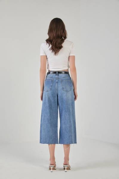 Flared Cropped Jeans with Belt - Blue