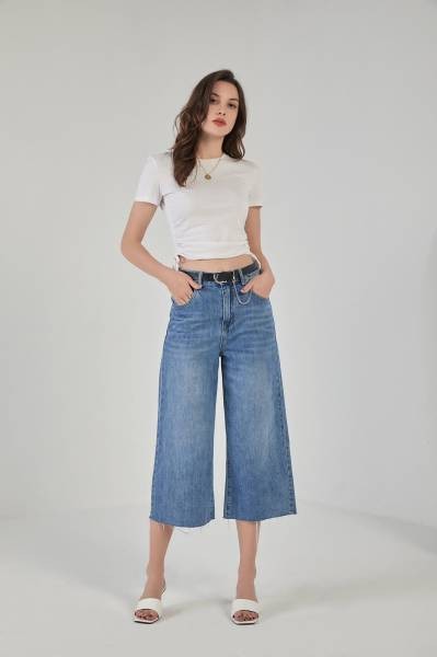 Flared Cropped Jeans with Belt - Blue