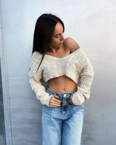 Cropped Knitted Top - White