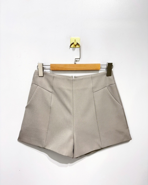 High-Waisted Shorts - Grey