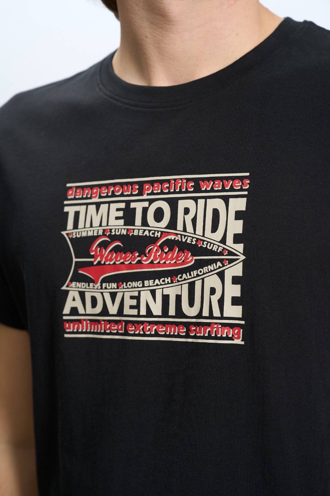 Adventure T-shirt - Black
