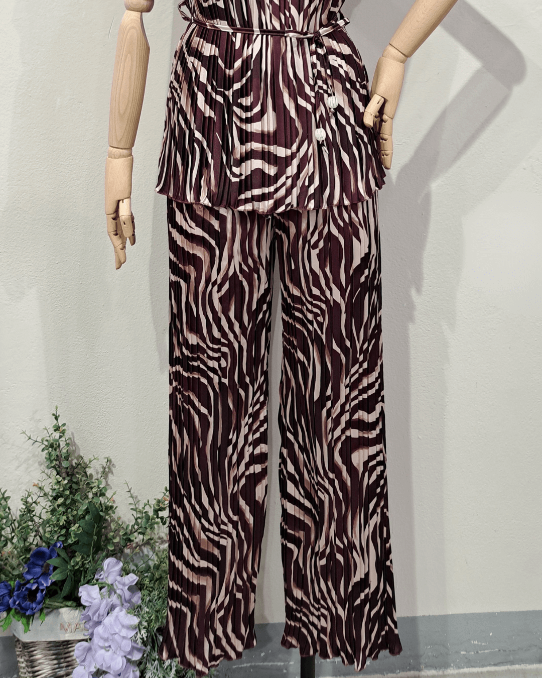 Pleated Printed Wide Leg Pants - Bordeaux