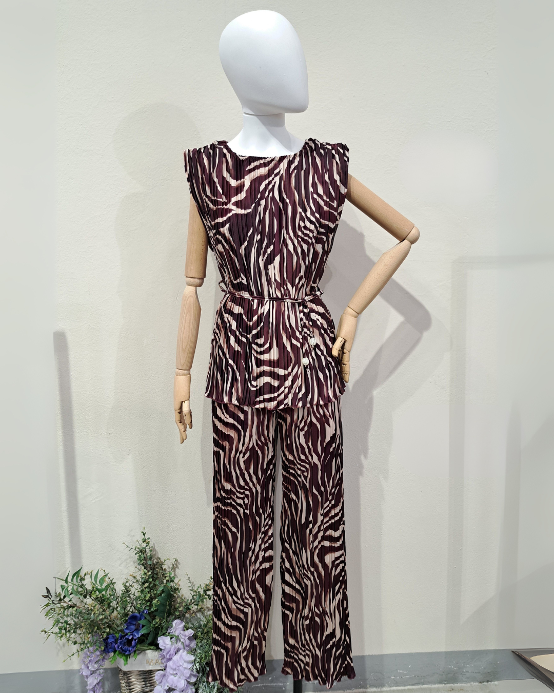 Pleated Printed Wide Leg Pants - Bordeaux