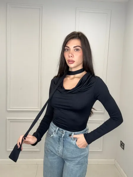 Long-Sleeve Top with Neck Strap - Black