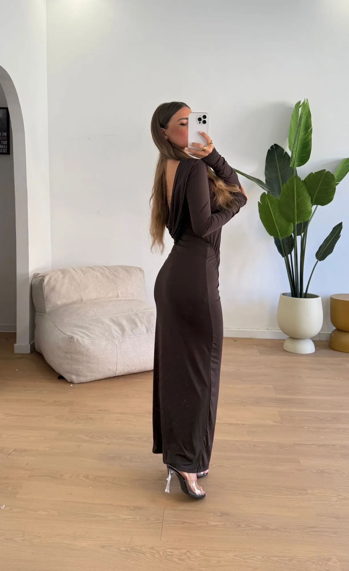 Long-Sleeve Maxi Dress with Open Back - Brown