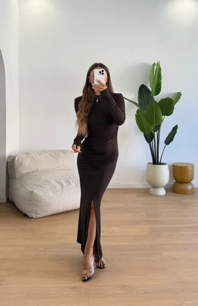 Long-Sleeve Maxi Dress with Open Back - Brown