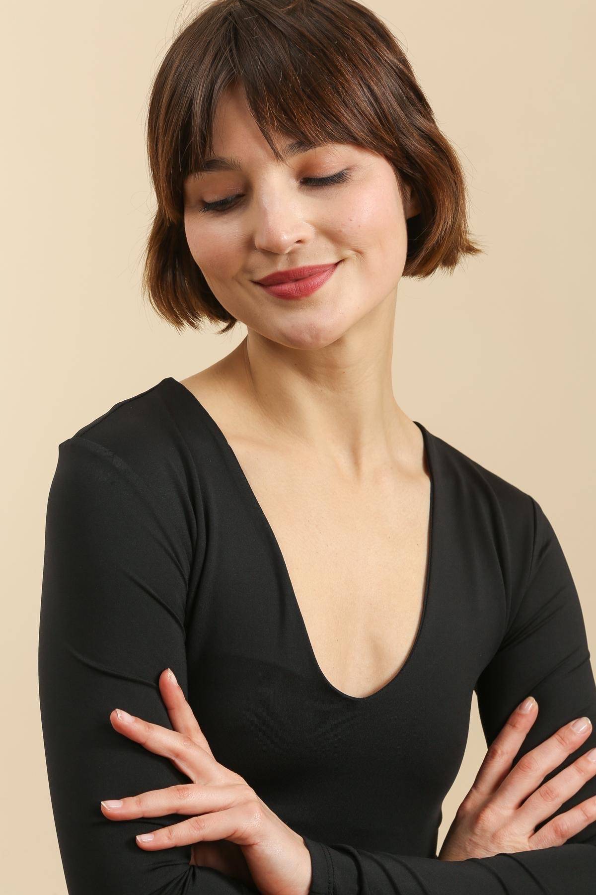 Long-Sleeved V-Neck T-shirt - Black