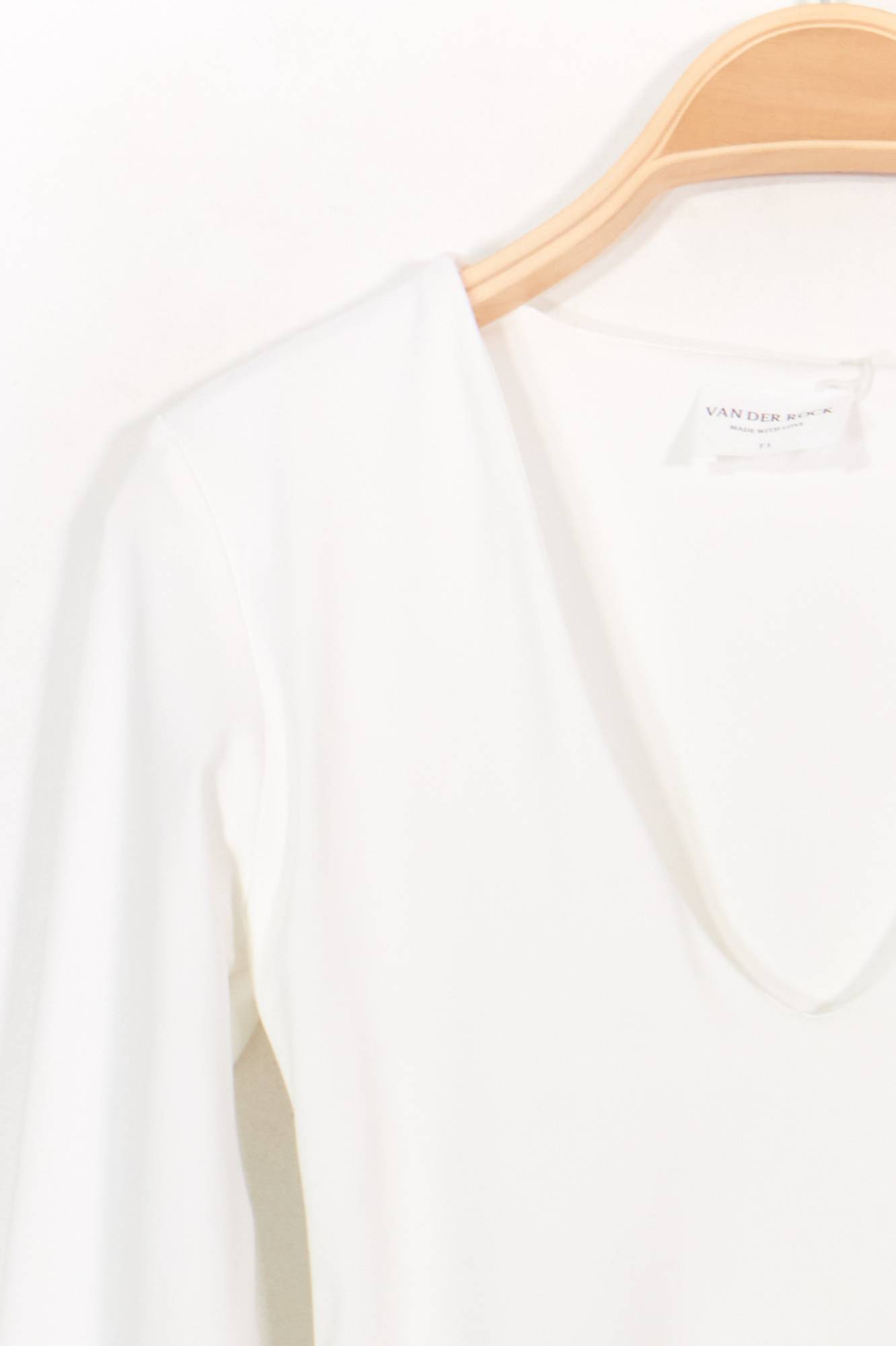 Long-Sleeved V-Neck T-shirt - White