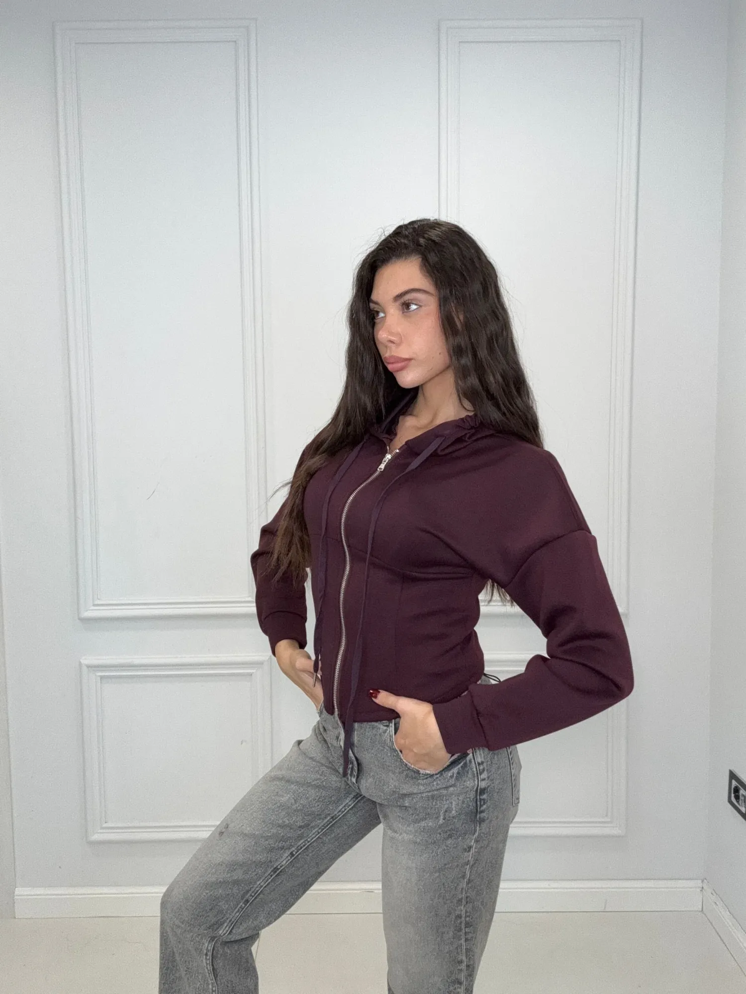 Fitted Waist Cropped Zip-Up Hoodie - Bordeaux
