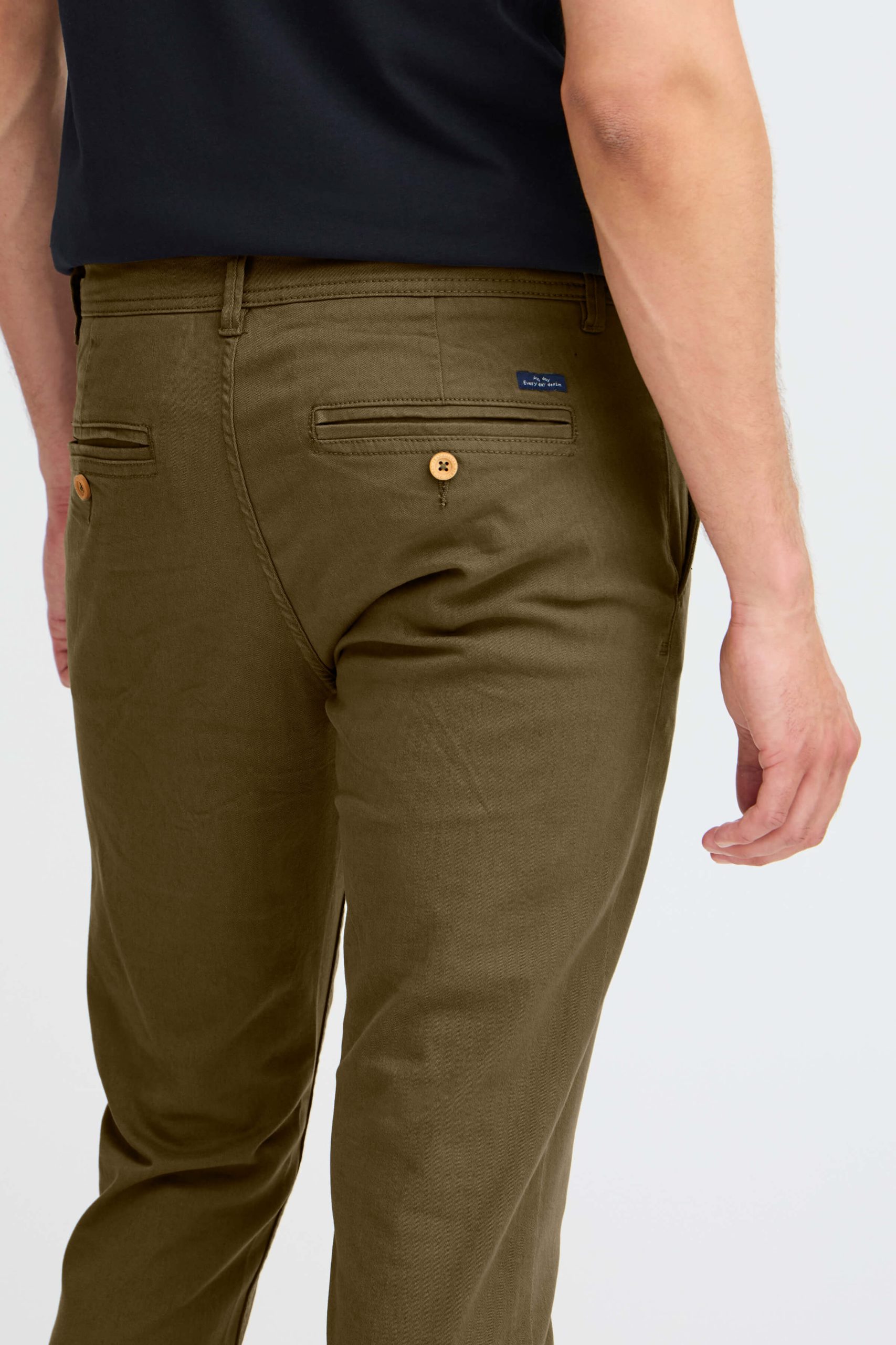 20703472-KHAKI_4