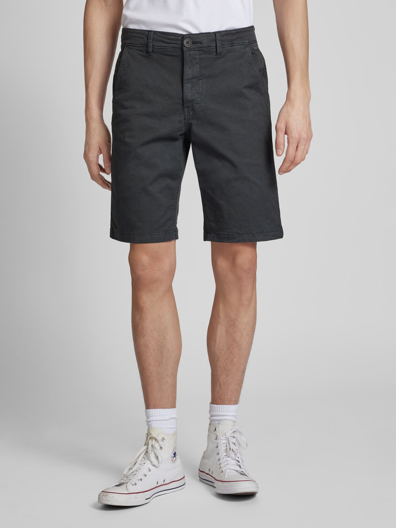 20716620-BLACK