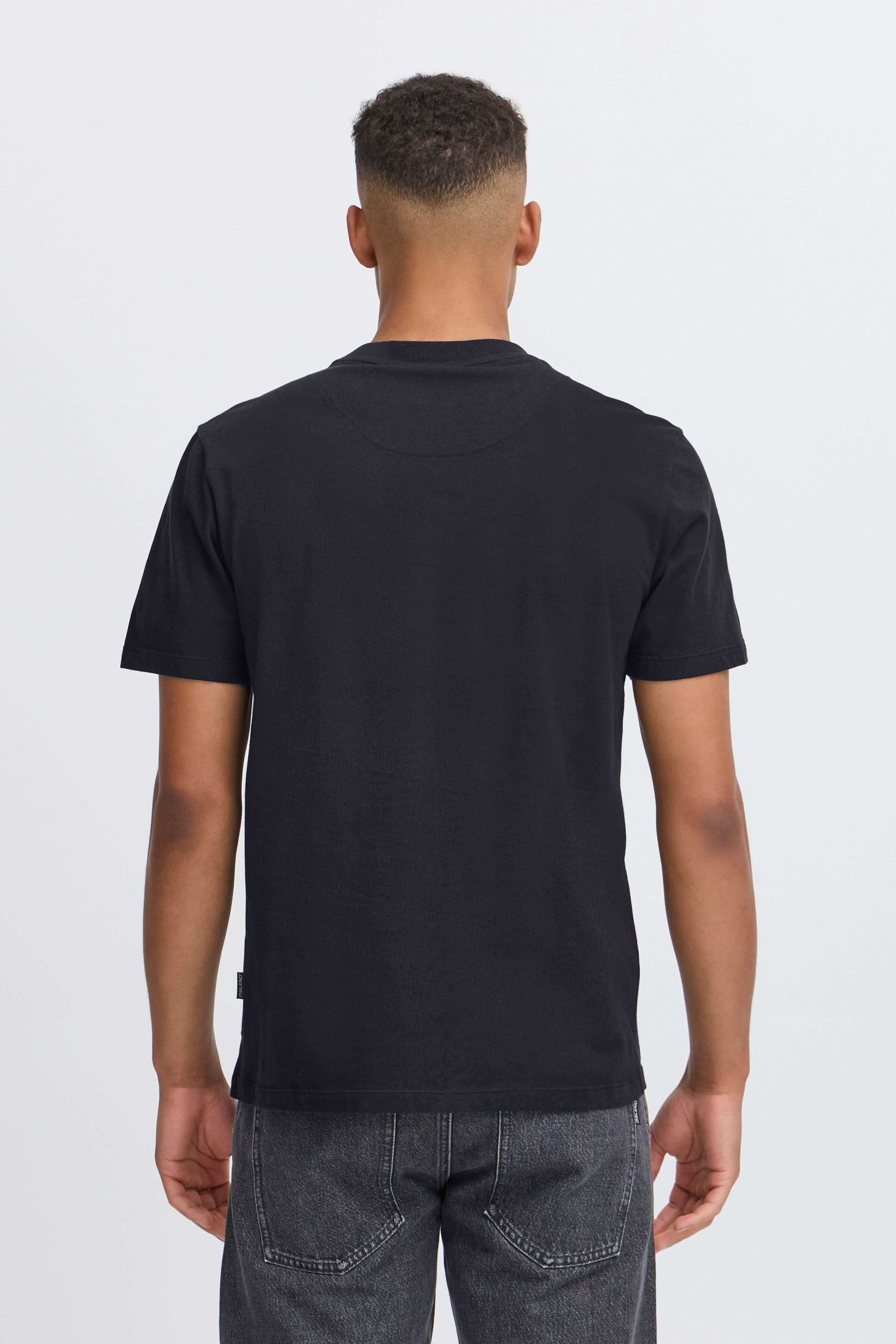 20718460-BLACK_1