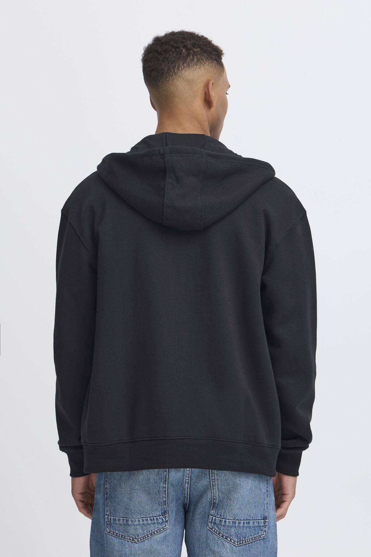 20718483-BLACK_1