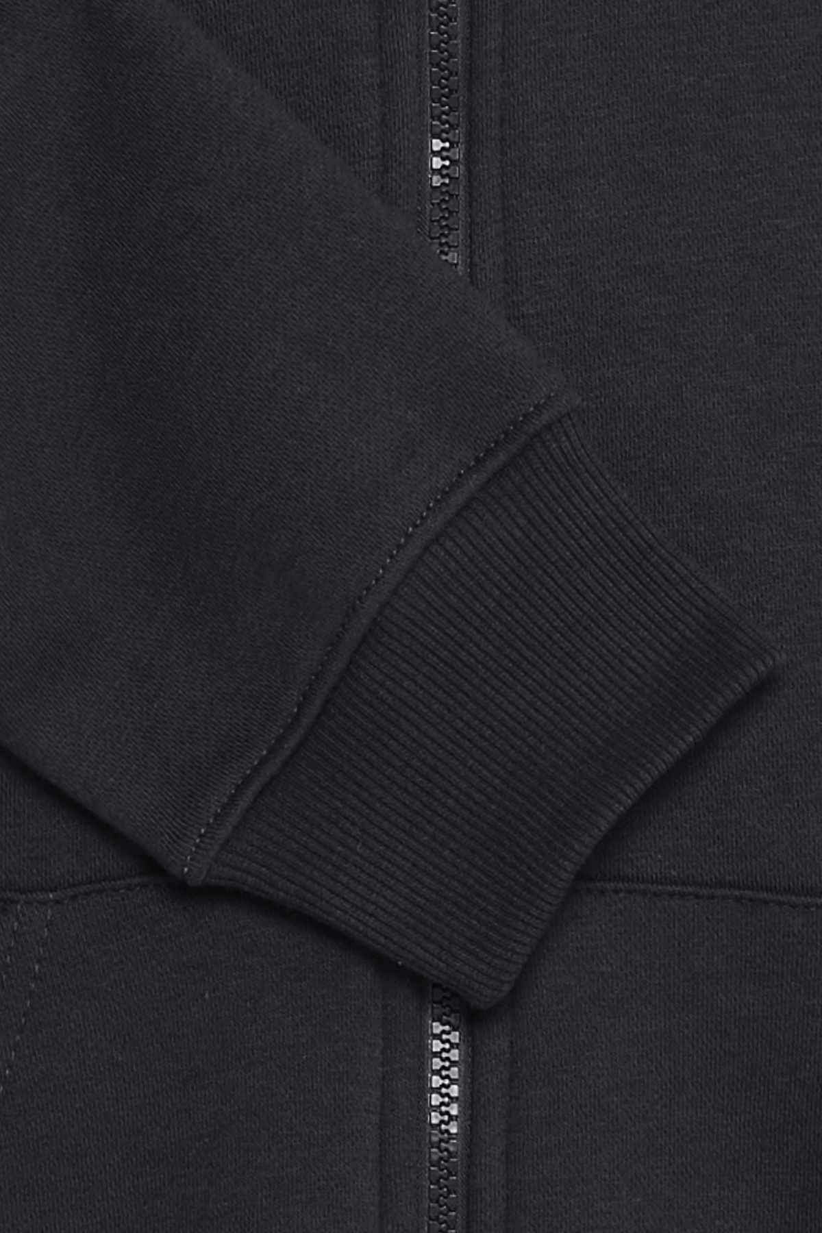20718483-BLACK_7