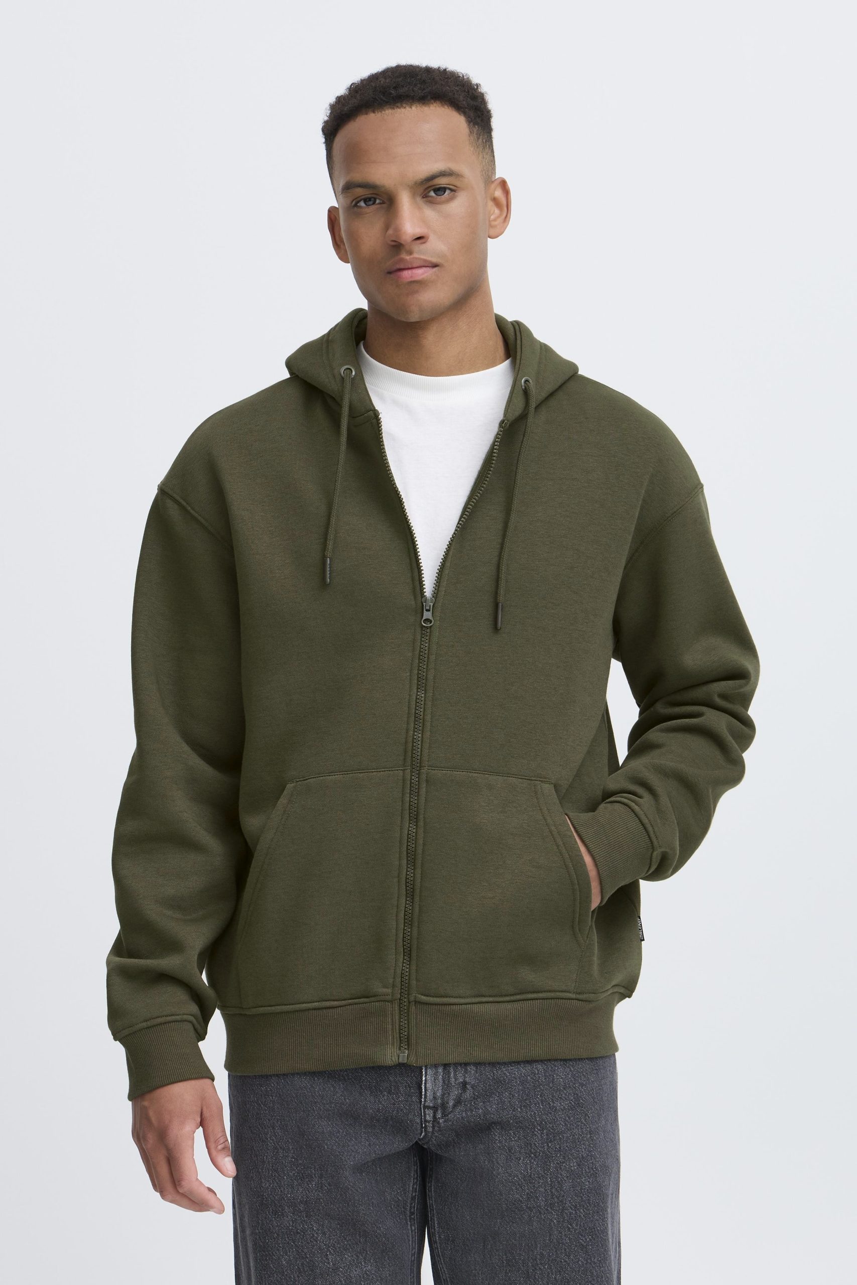 20718483-KHAKI