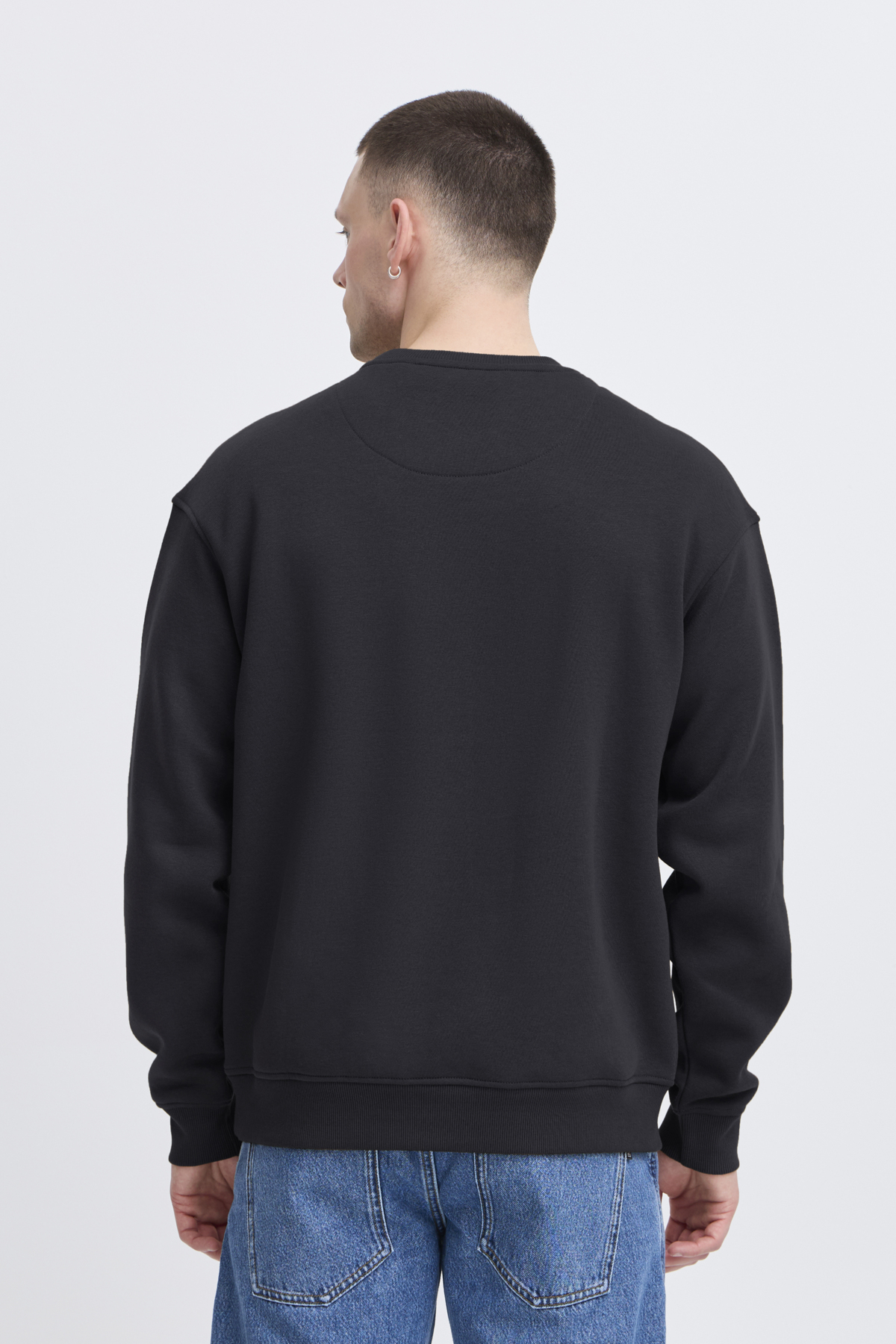 20718487-BLACK_1