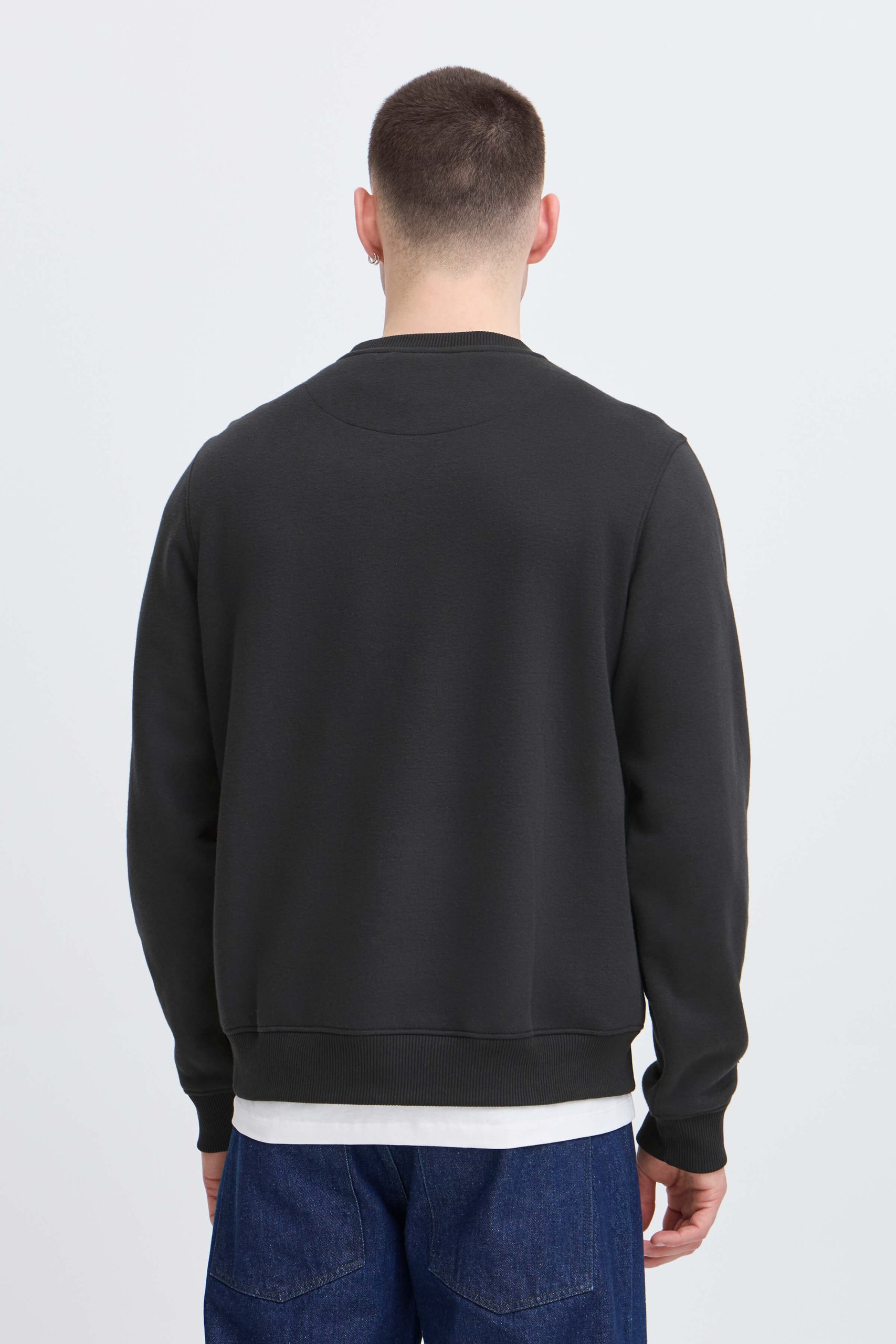 20718720-BLACK_1