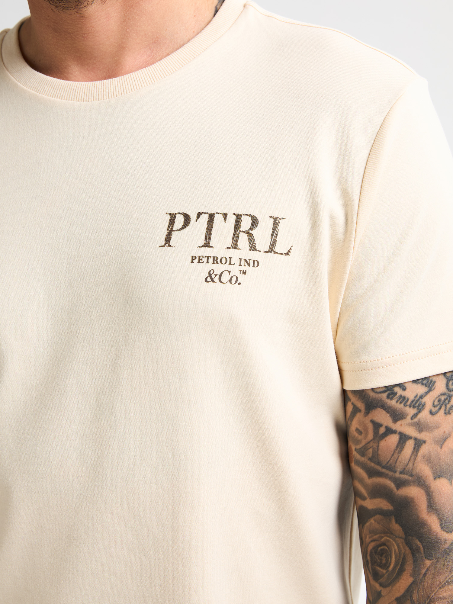 25TSR673-WHITE_5