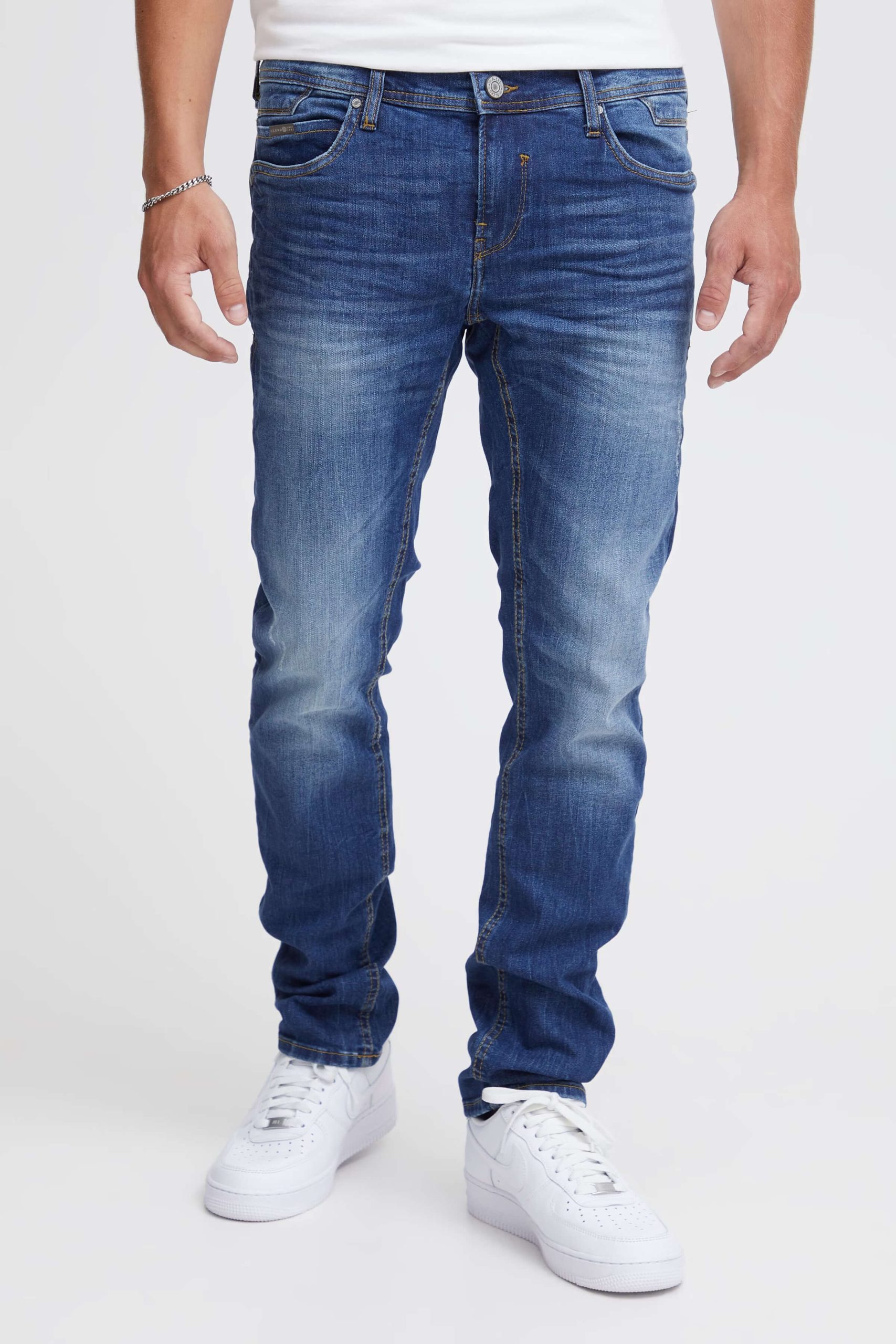 702350-BLUE