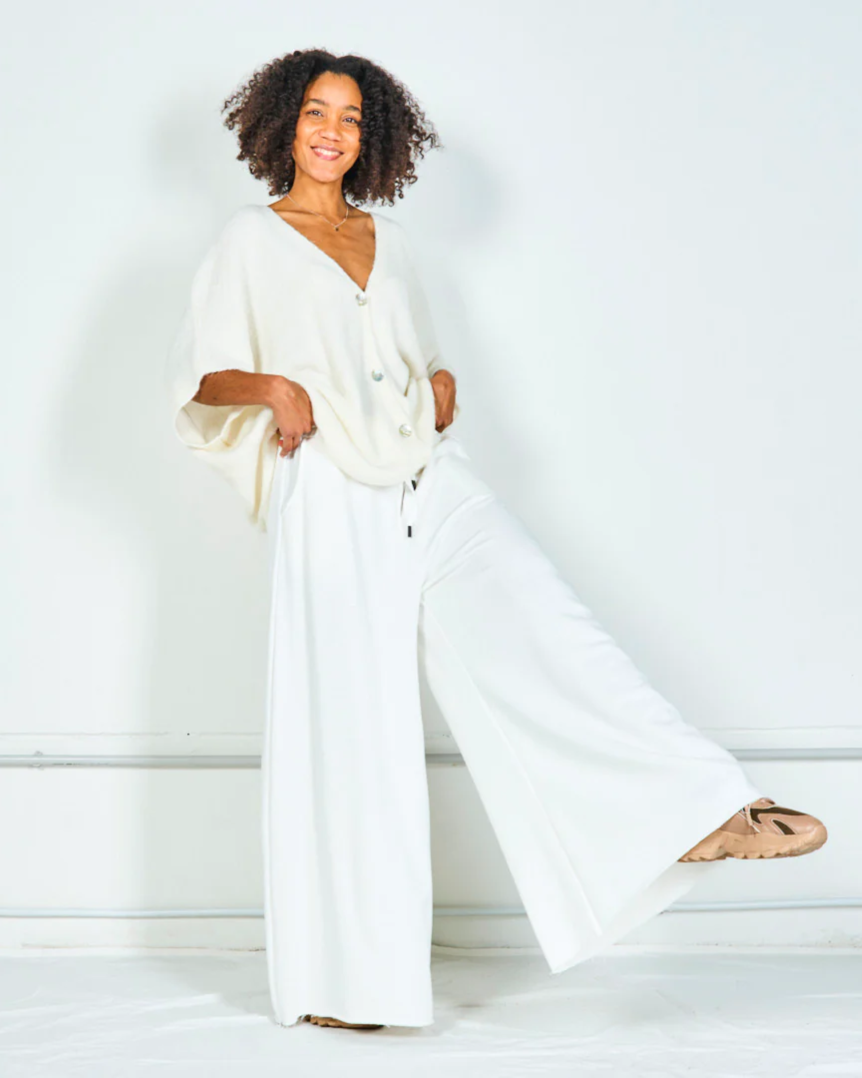 AZR8195-WHITE