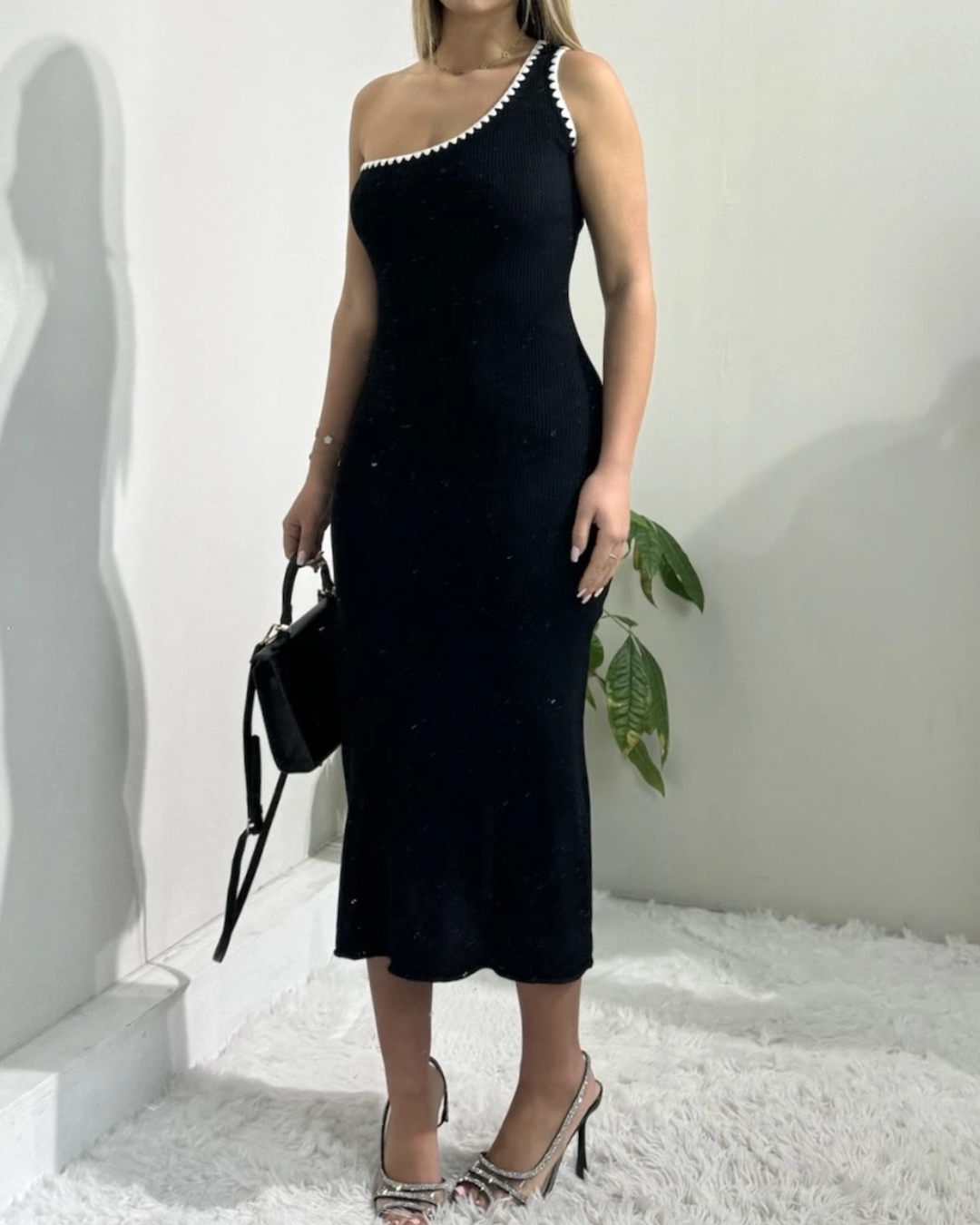 GI81051-BLACK