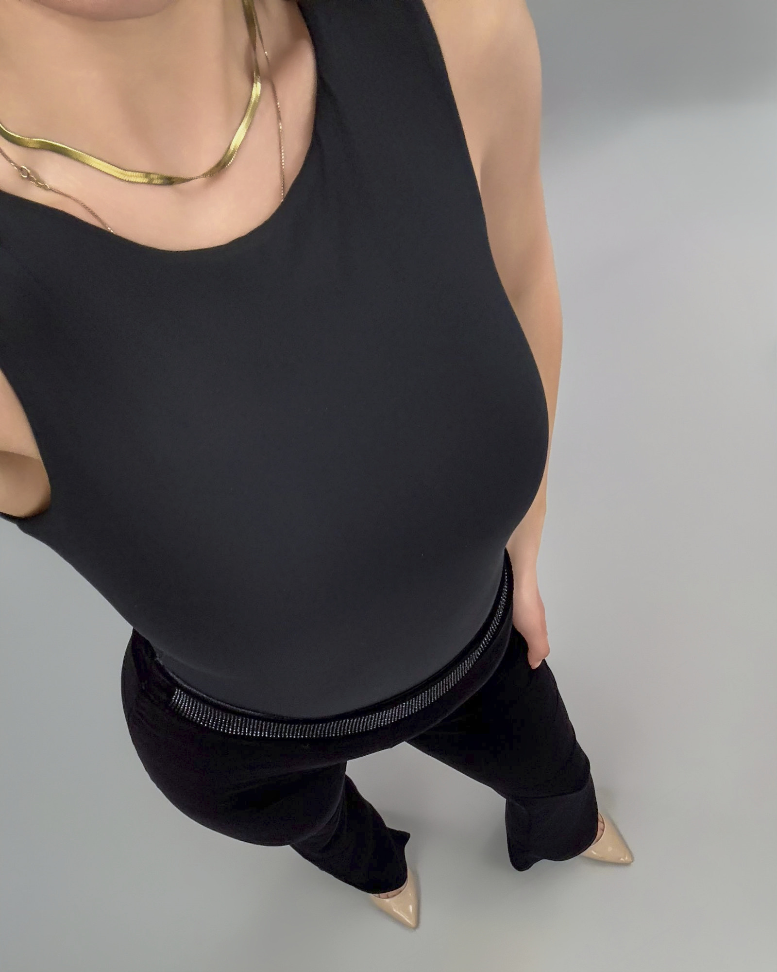 MI132781-BLACK_2