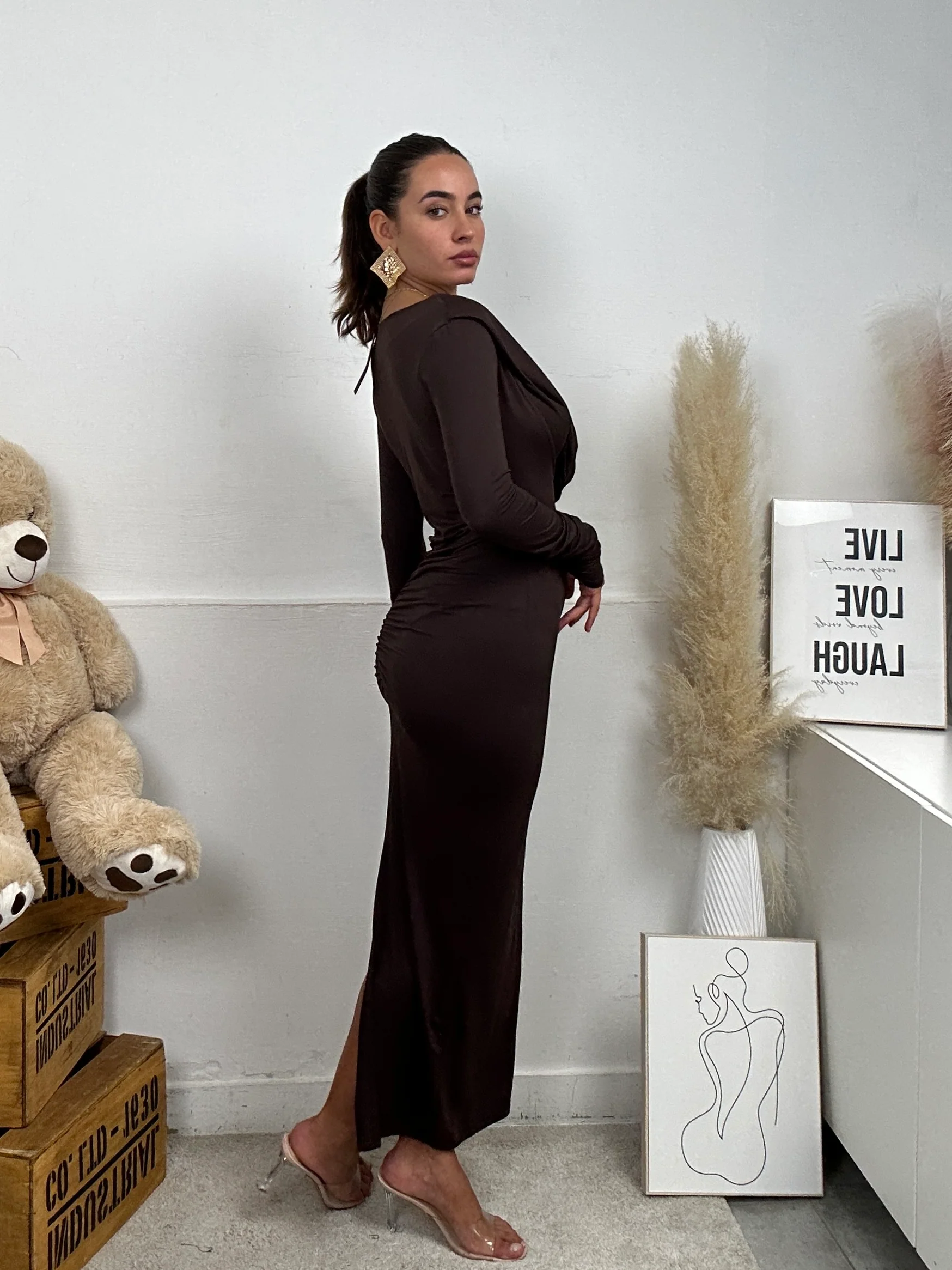 MI14260-BROWN_3