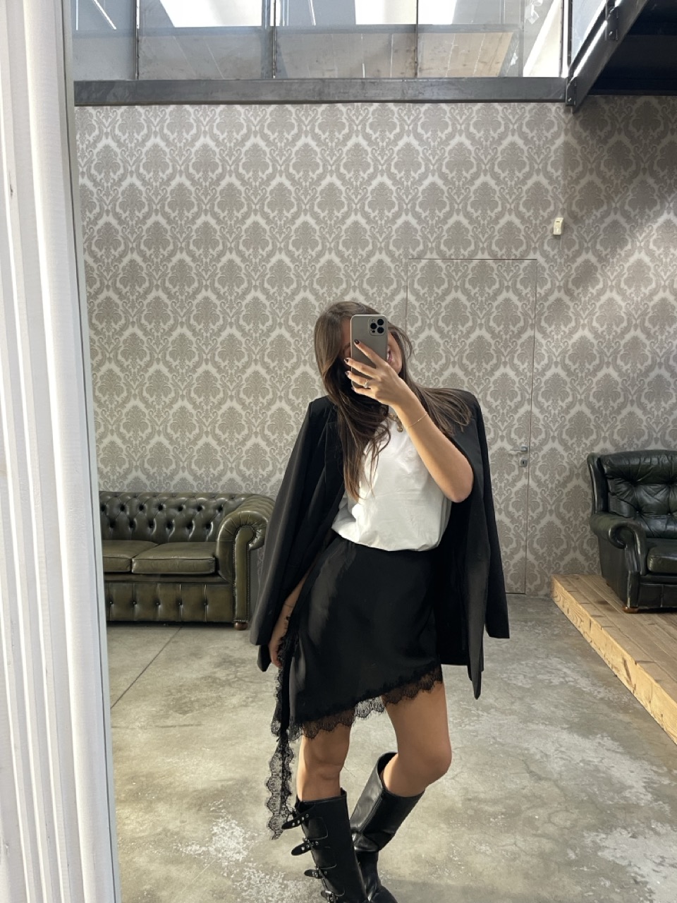 MI14287-BLACK_3