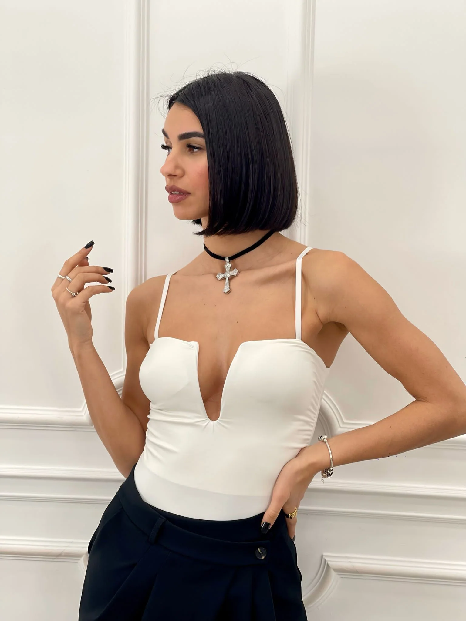 MI153804-WHITE_2