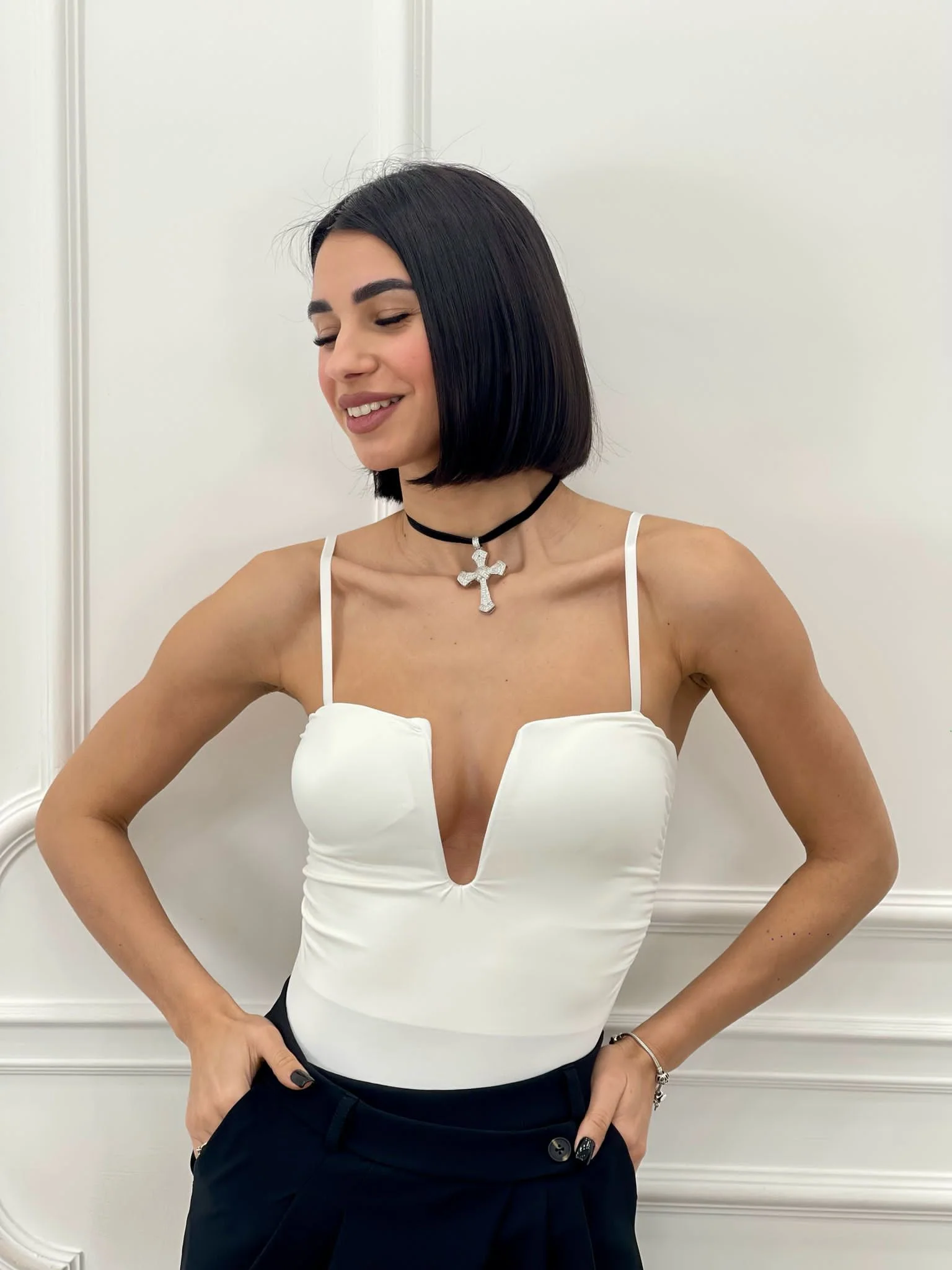 MI153804-WHITE_4