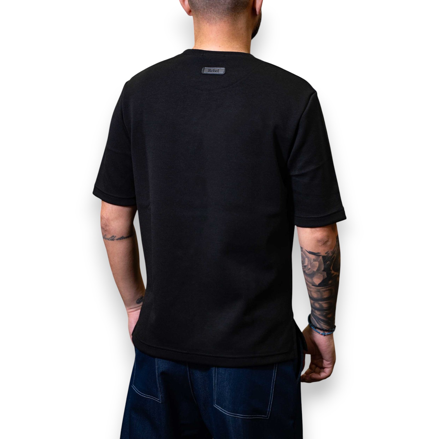 RE2602-BLACK_1