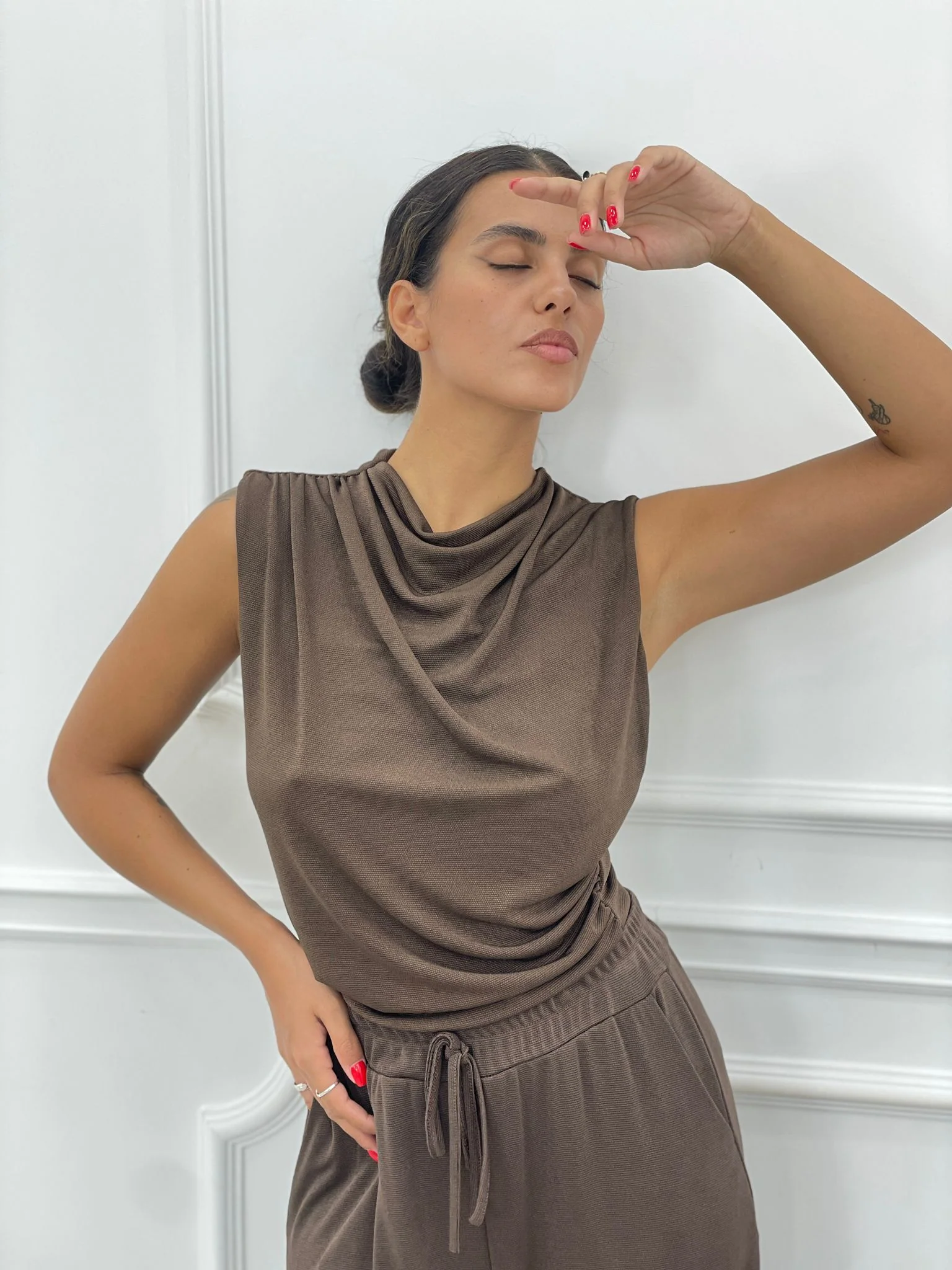 UN258762-BROWN_1