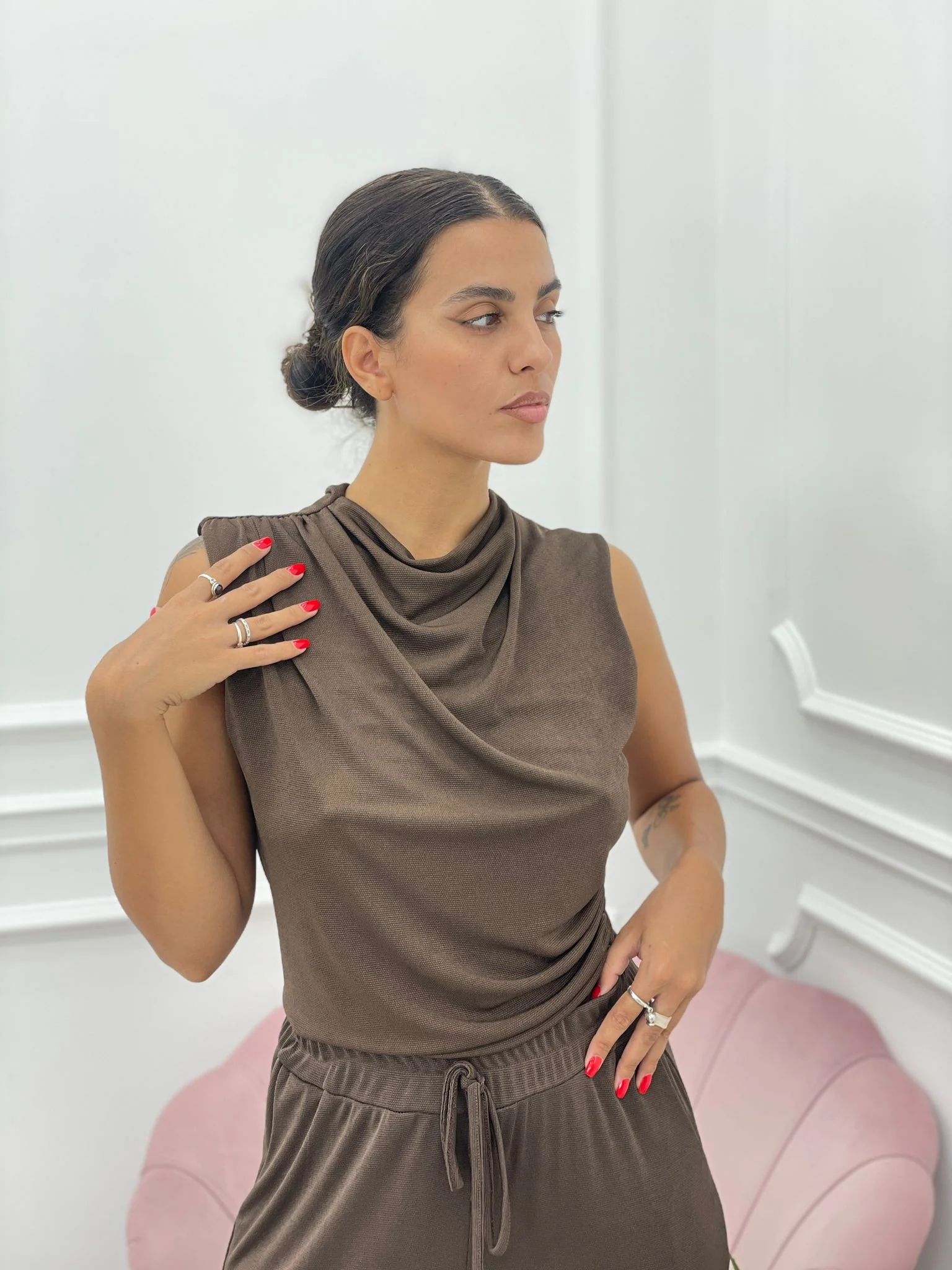UN258762-BROWN_3