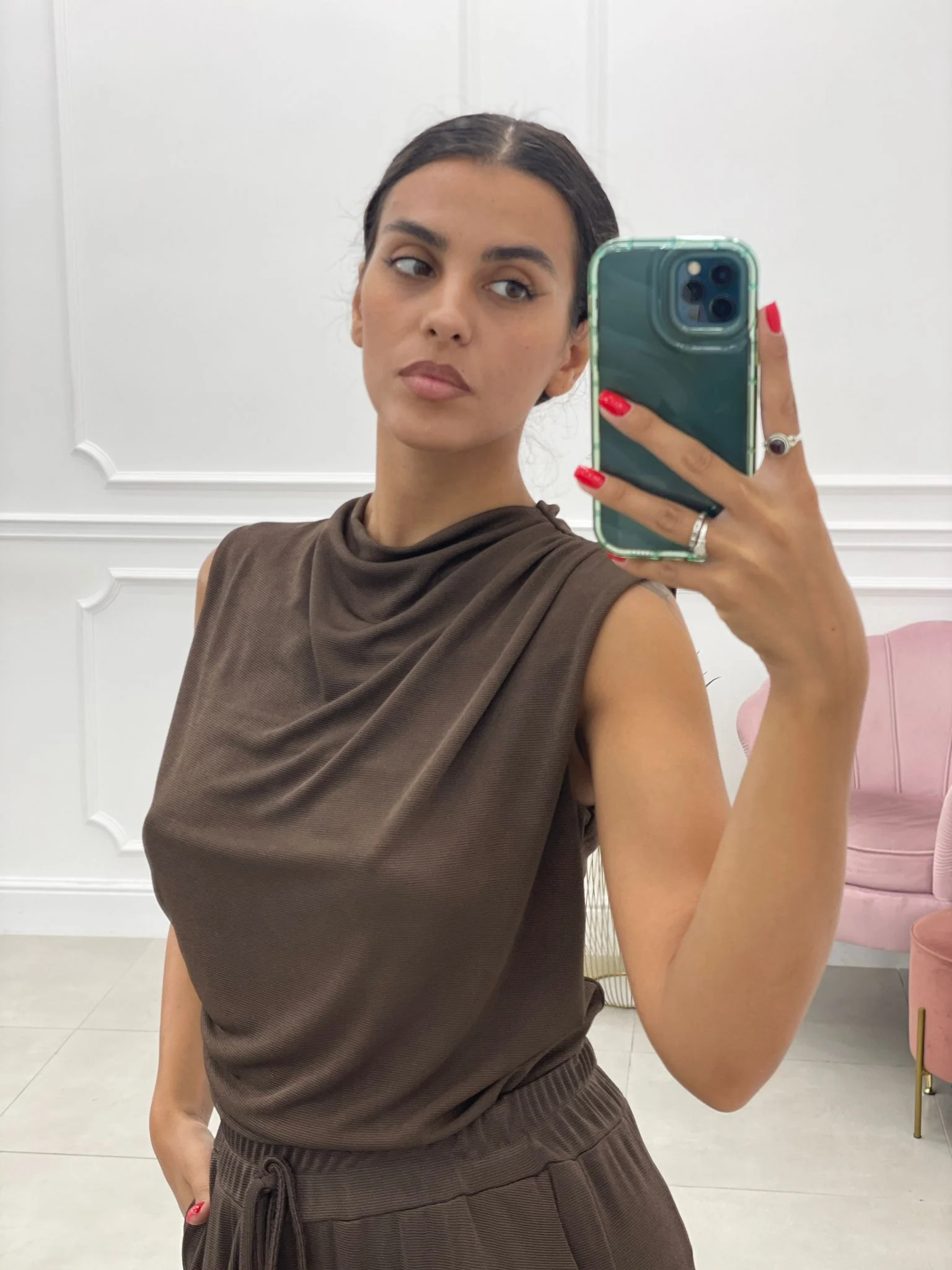 UN258762-BROWN_5