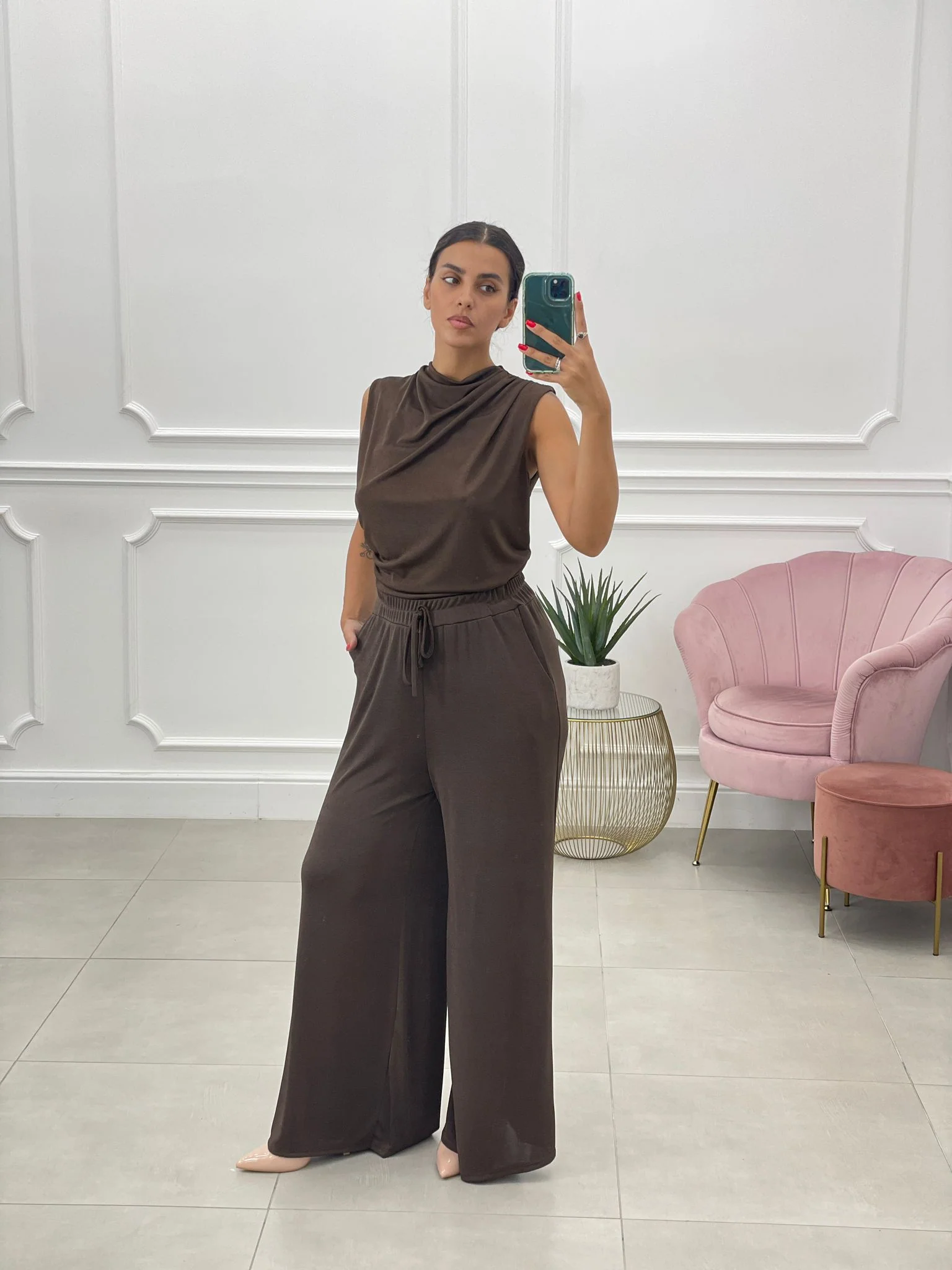 UN258762-BROWN_6
