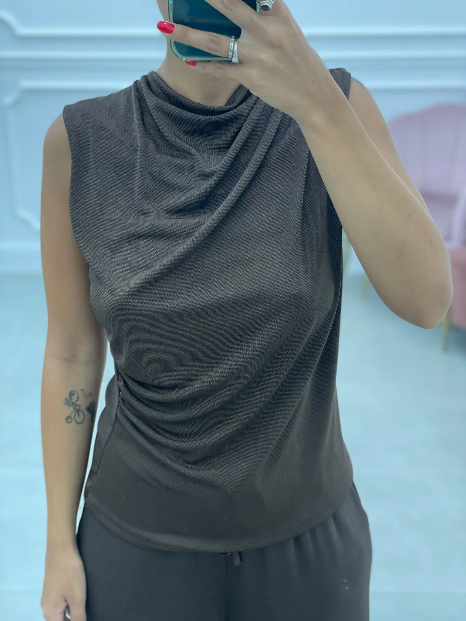 UN258762-BROWN_7