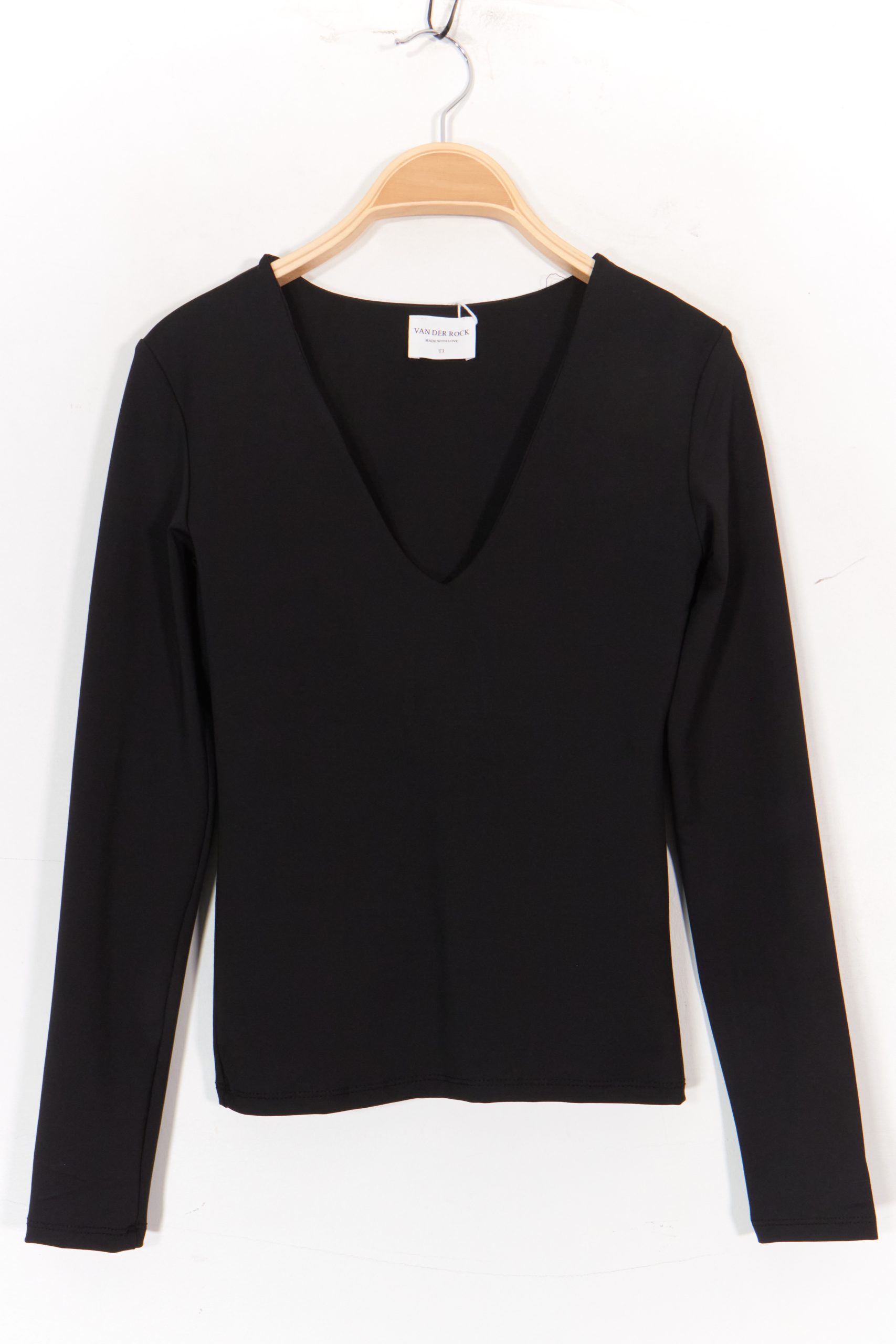 VAN1802-BLACK_4