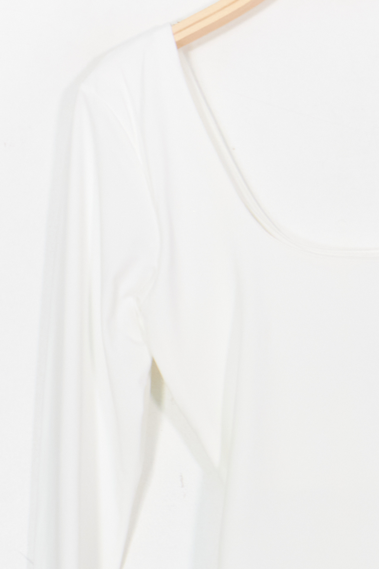 VAN1879-WHITE_1