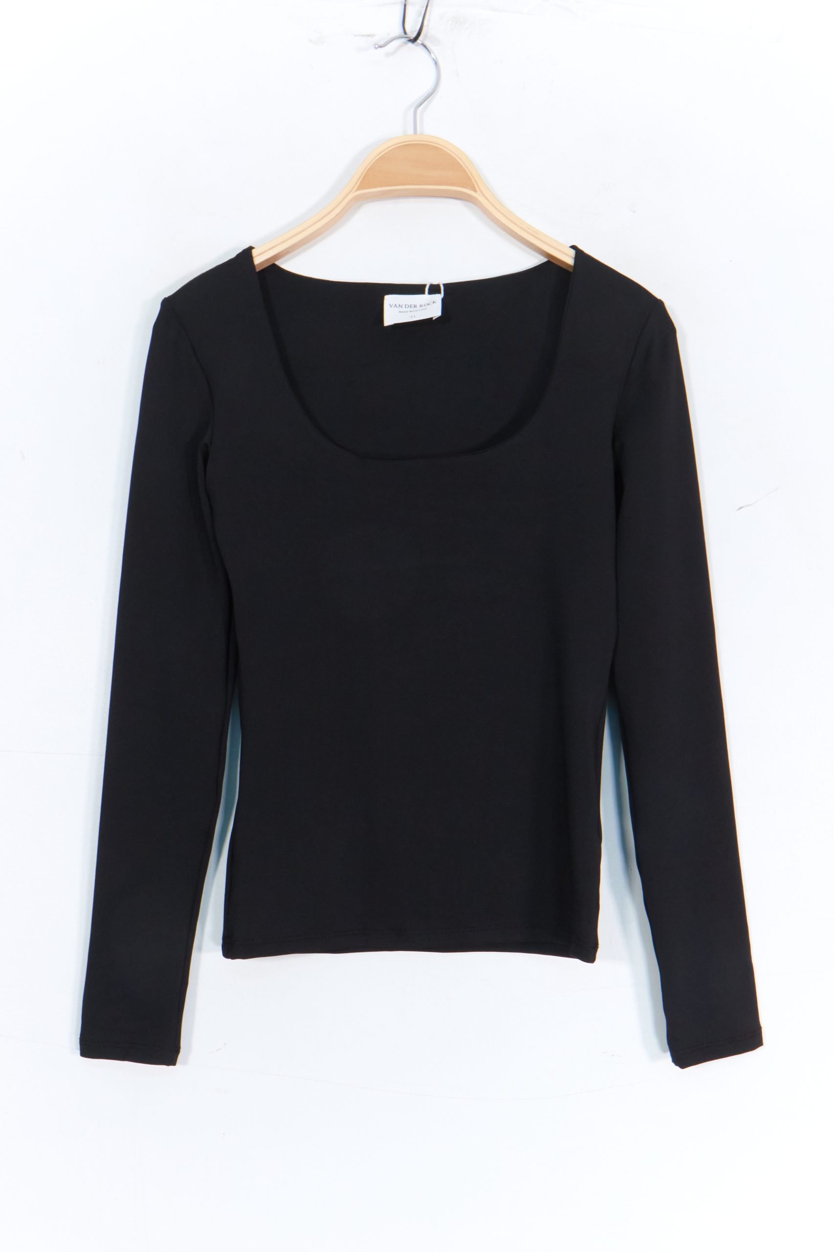 VAN251773-BLACK_5
