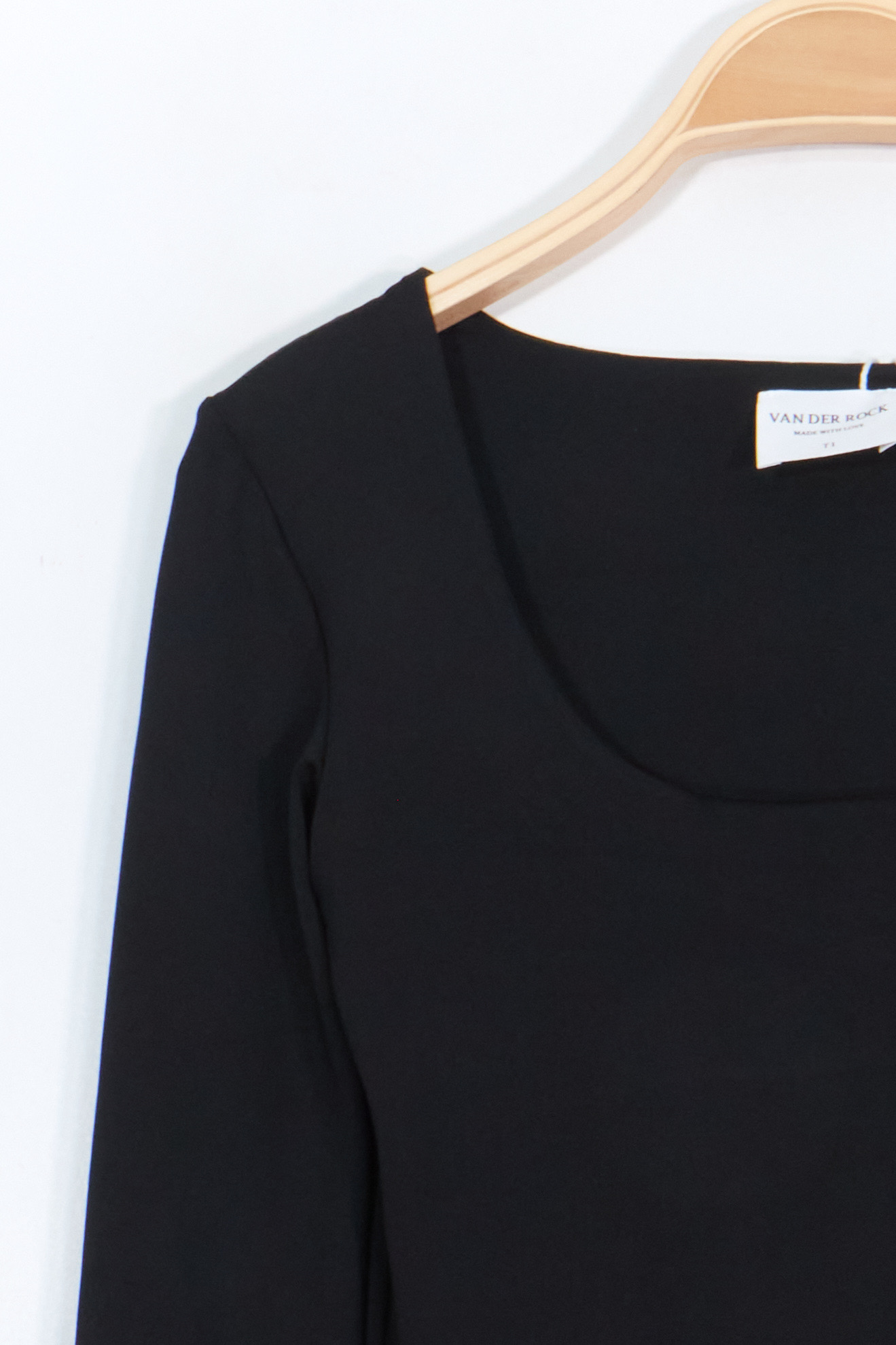 VAN251773-BLACK_6