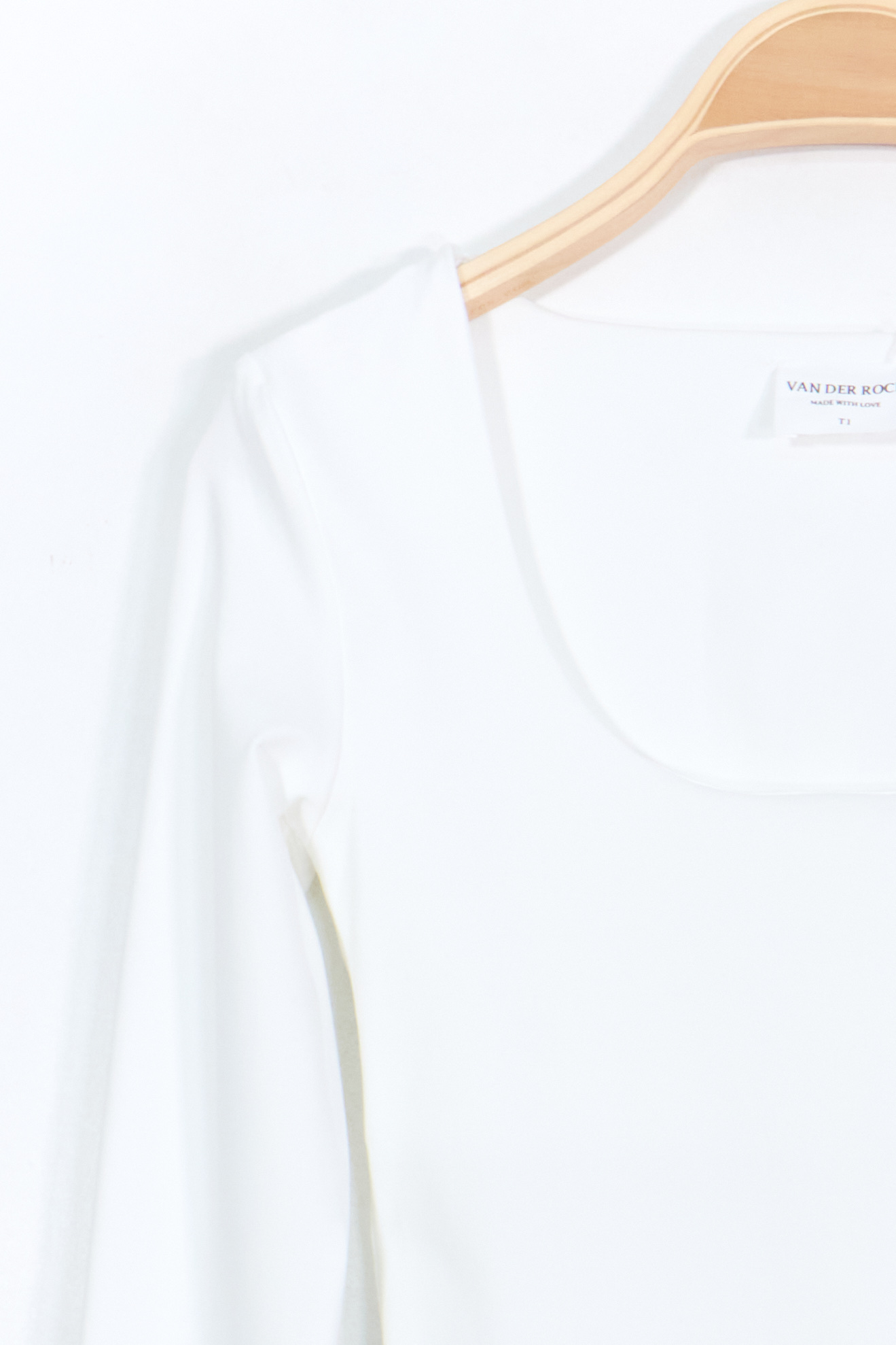 VAN251773-WHITE_5