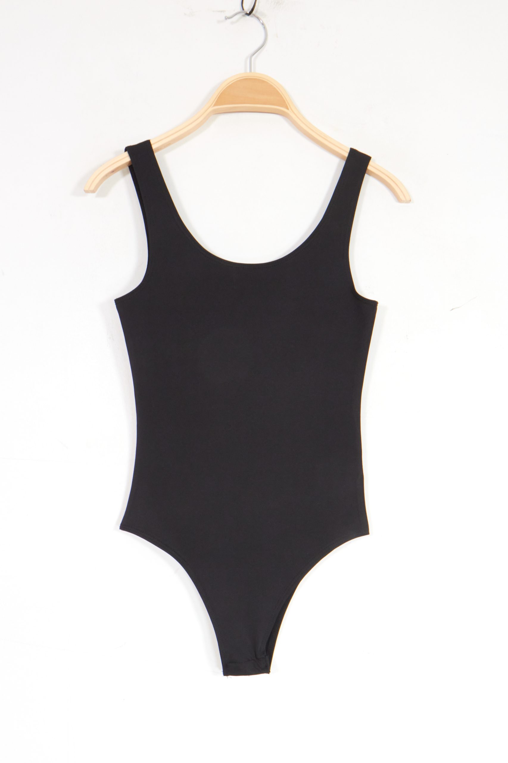 VD151589-BLACK_4