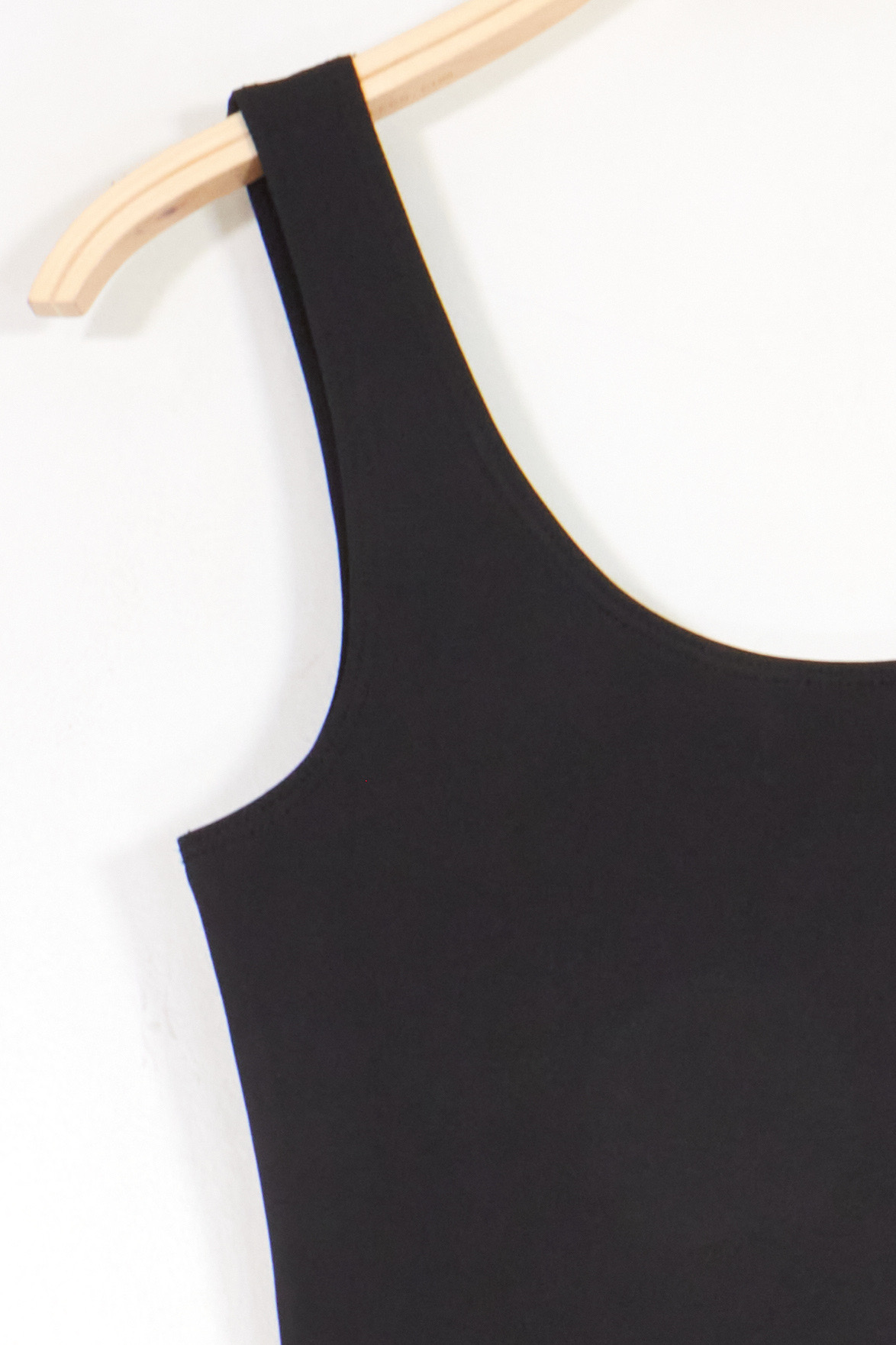 VD151589-BLACK_5