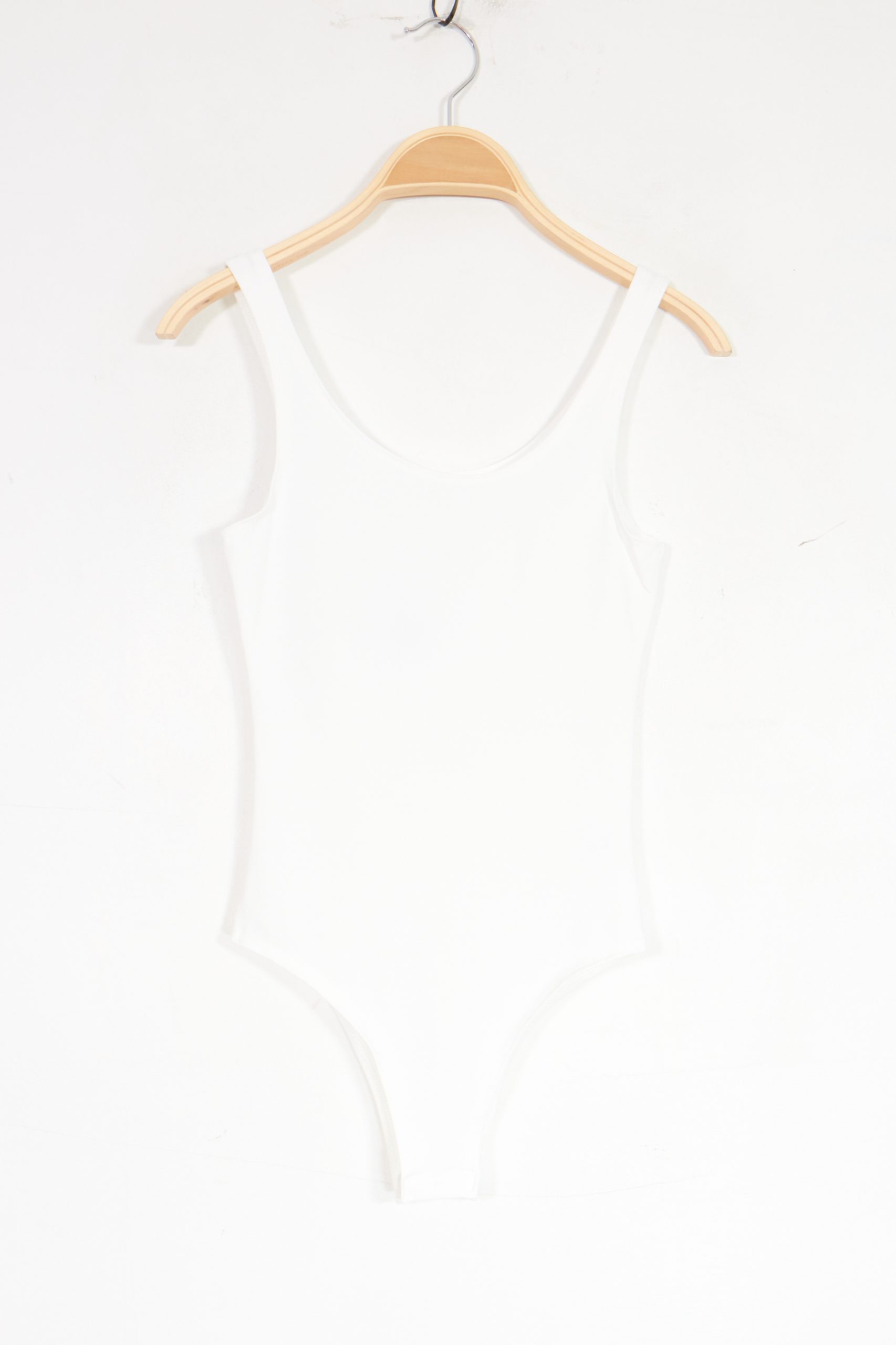 VD151589-WHITE_4